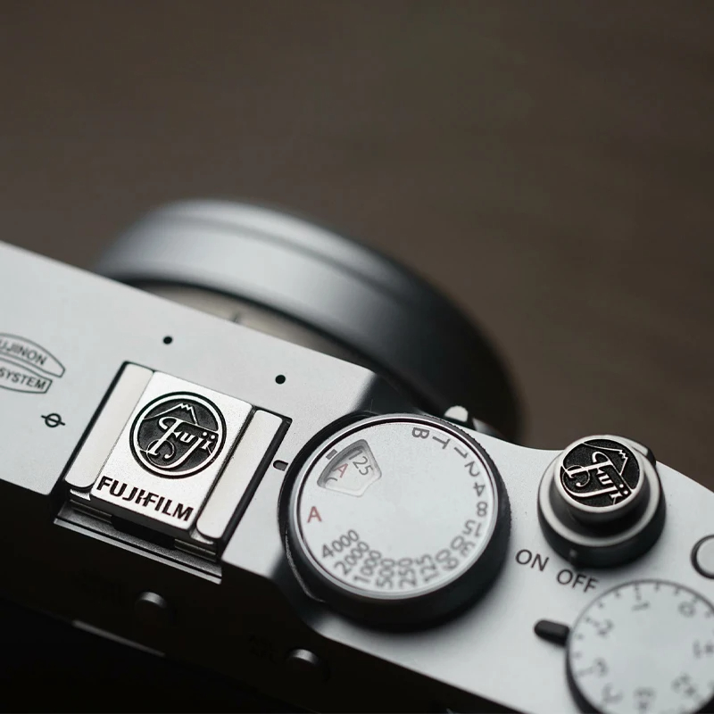 Copri-attacco flash in metallo - Nikon Camera Z50 recensione e prezzo